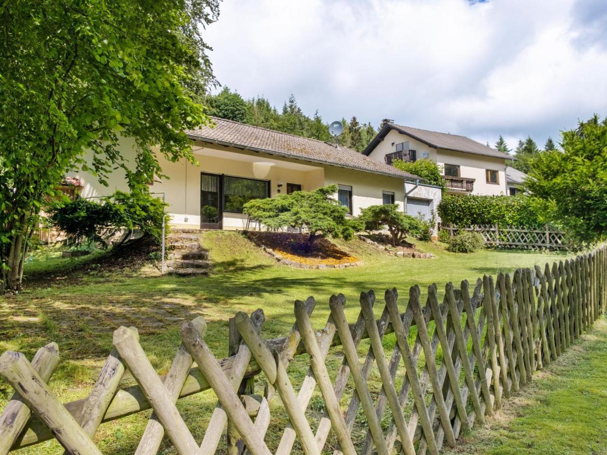 Idyllic Bungalow In Feusdorf With Forest View ห้อง รูปภาพ