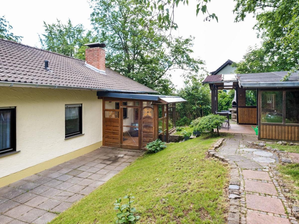 Idyllic Bungalow In Feusdorf With Forest View ห้อง รูปภาพ