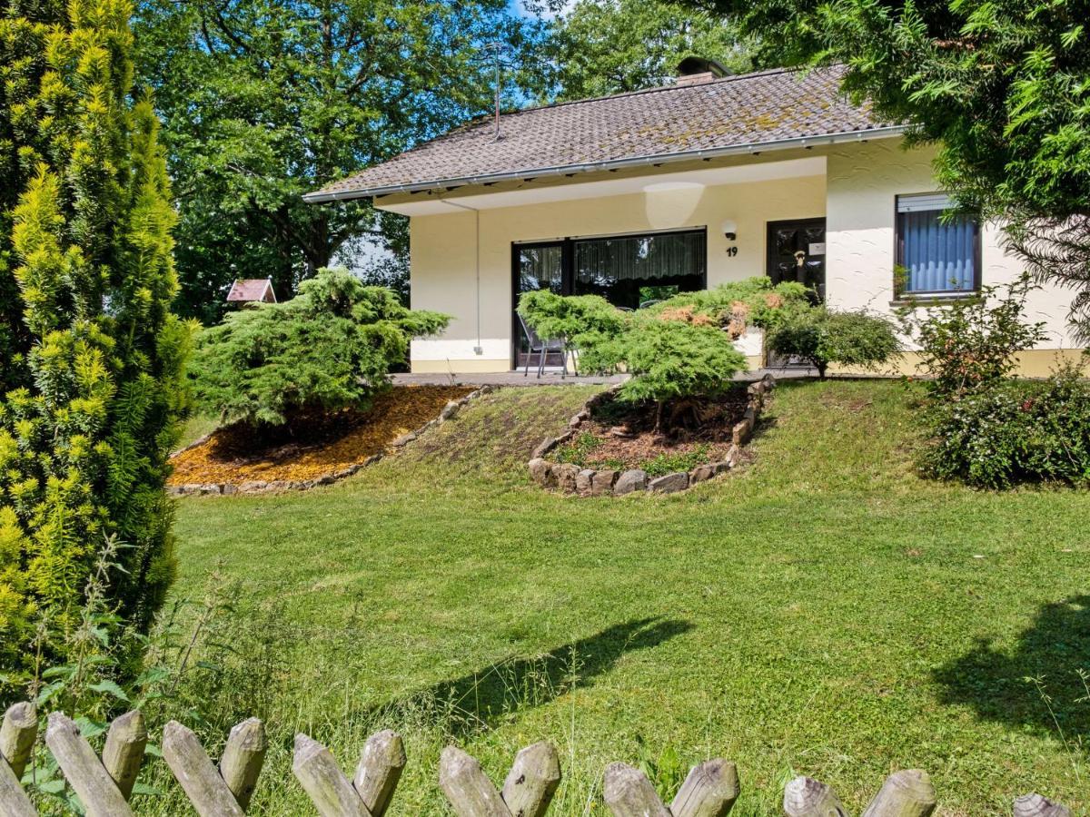 Idyllic Bungalow In Feusdorf With Forest View ภายนอก รูปภาพ