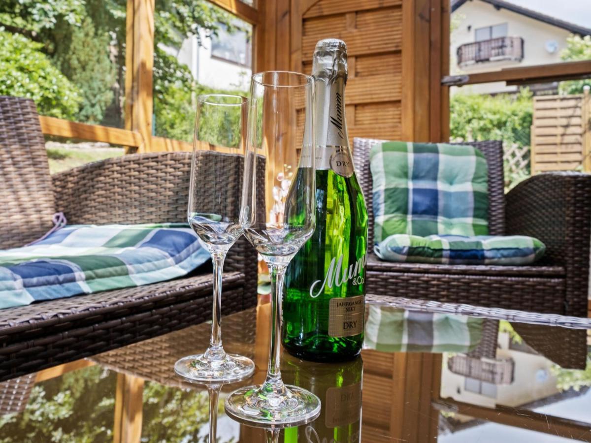 Idyllic Bungalow In Feusdorf With Forest View ภายนอก รูปภาพ