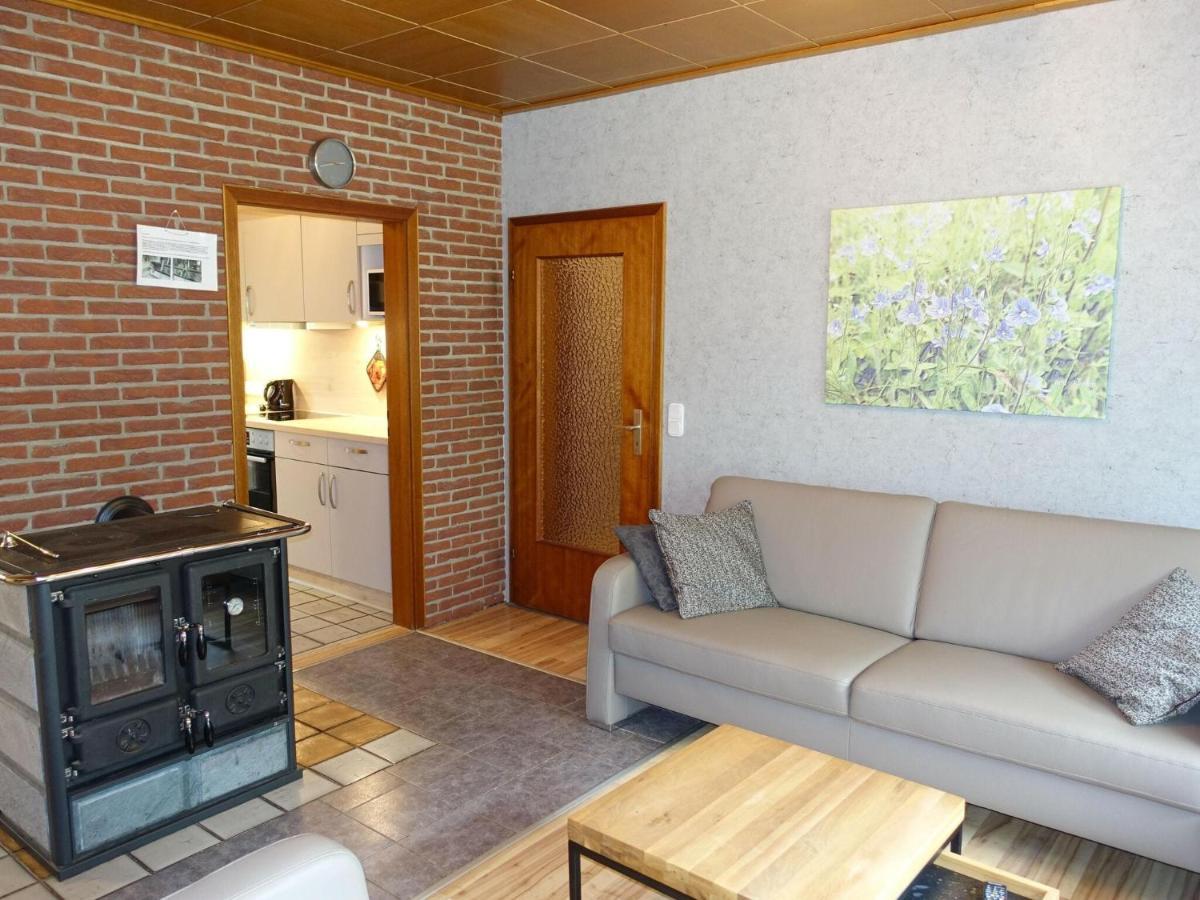 Idyllic Bungalow In Feusdorf With Forest View ภายนอก รูปภาพ