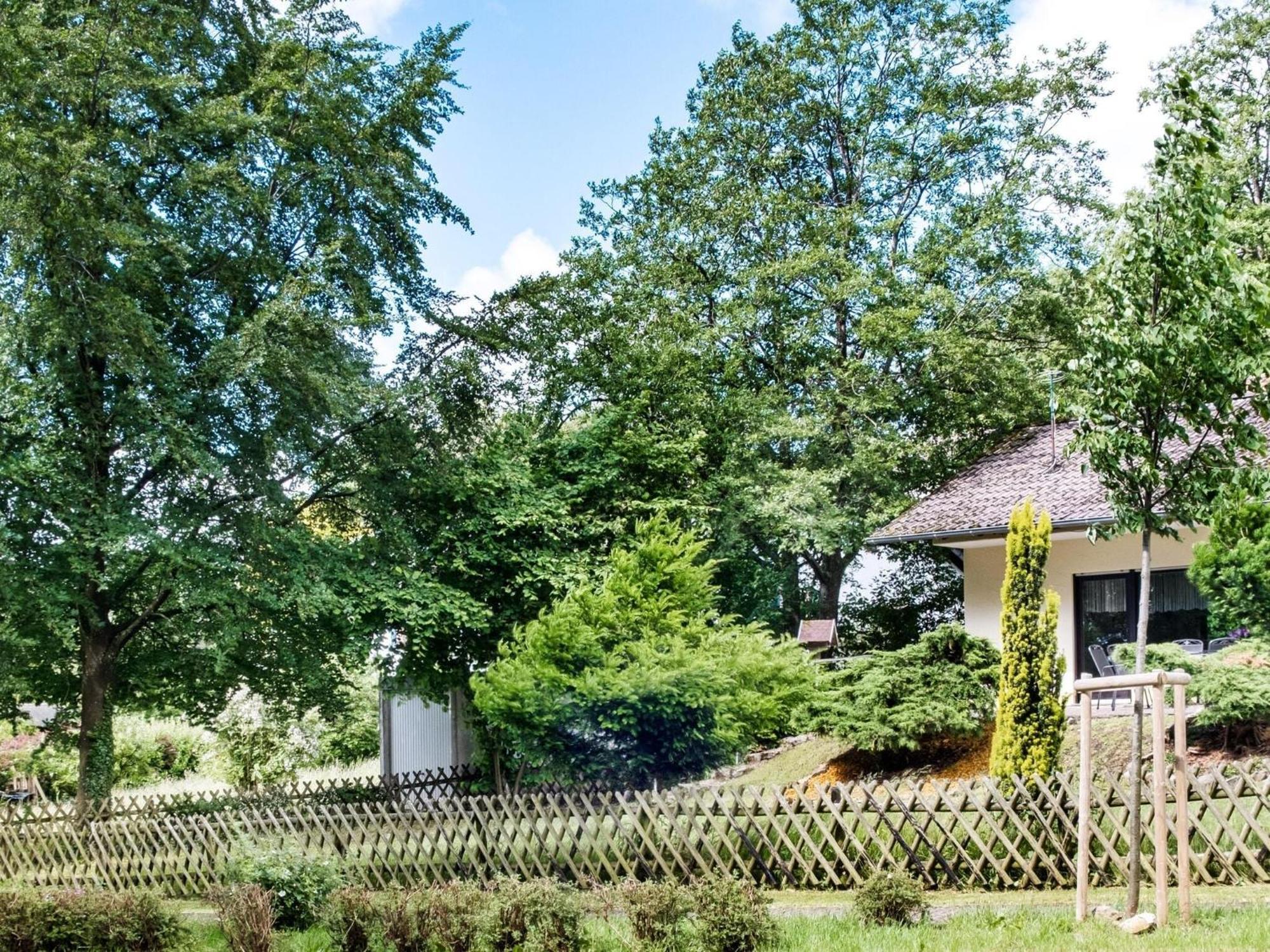 Idyllic Bungalow In Feusdorf With Forest View ภายนอก รูปภาพ